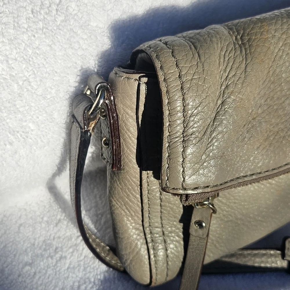 Kate Spade Minka Lt.Gray Pebbled Leather Crossbody Sling Bag Flap Zipper Closure